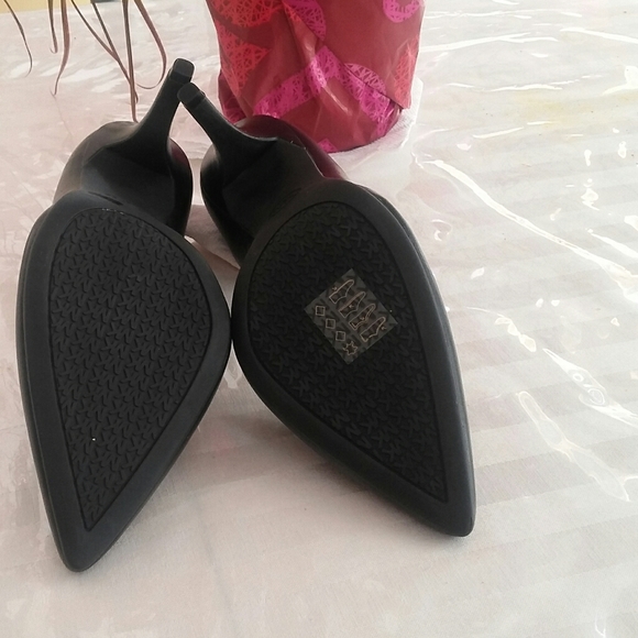 Shoes - Picture 2 of 4